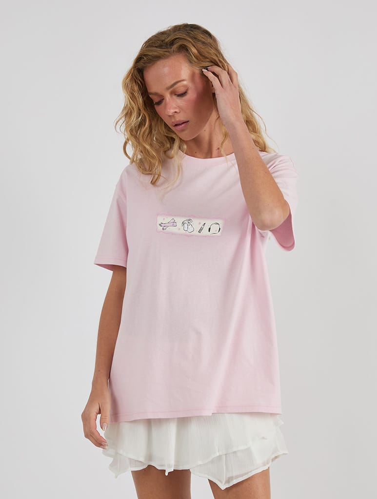 Disney The Princess Diaries Mia Poster T-Shirt In Pink Tops & T-Shirts Skinnydip London
