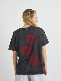 Kisses T-Shirt in Acid Wash Tops & T-Shirts Skinnydip London