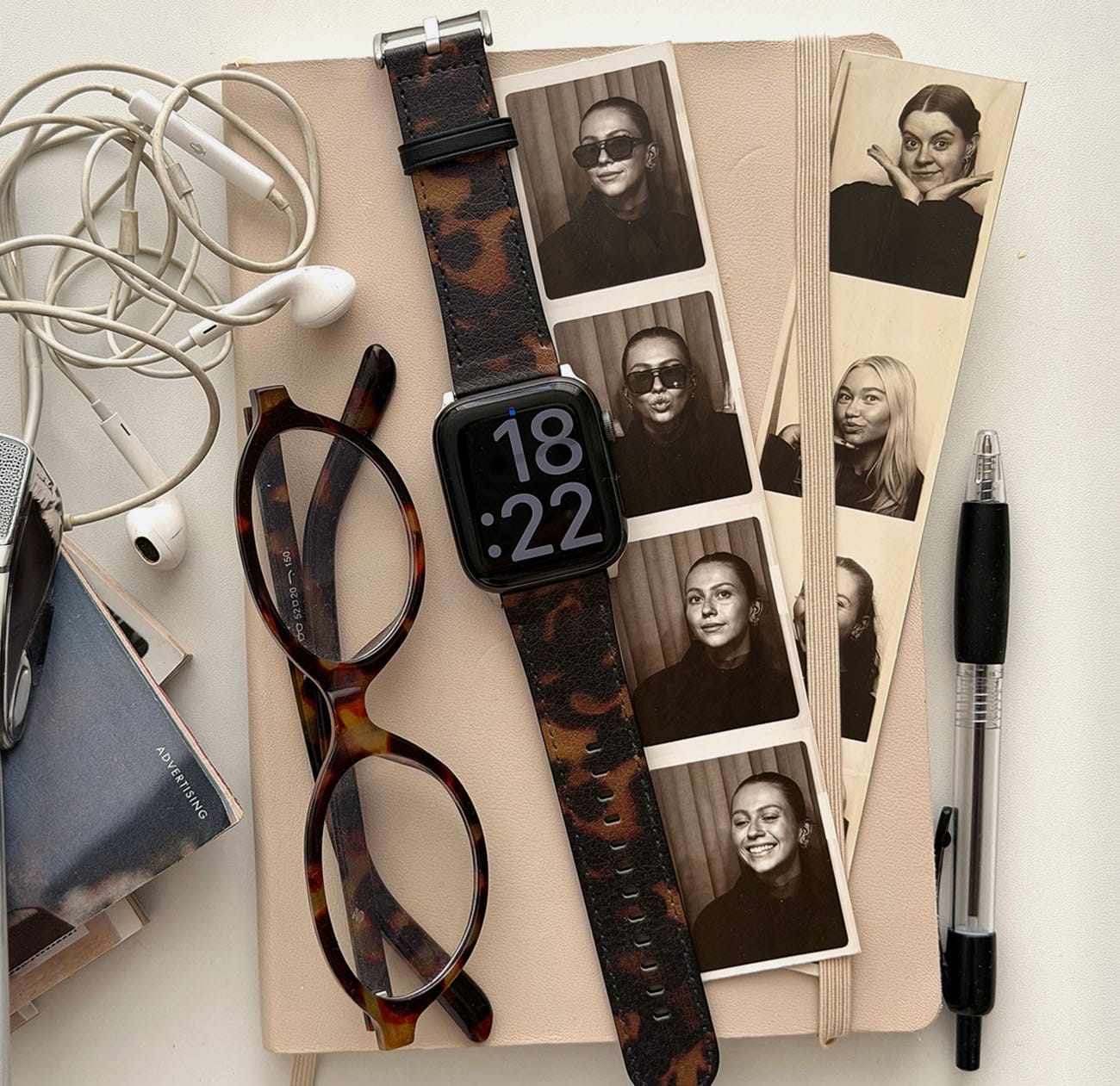 佐藤千亜妃「YOSEMITE　STRAP」チェキ&サイン入りiPhoneケース Tech_Desktop_DD_Apple_Watches.