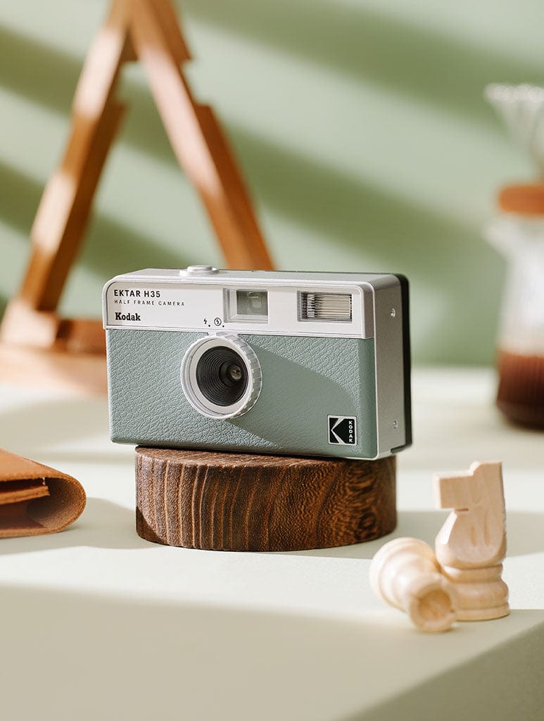 Kodak Ektar H35 Reusable Film Camera - Sage Photography Kodak