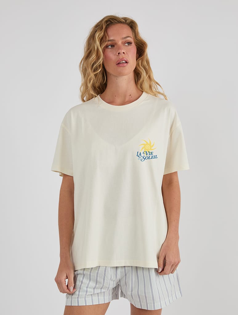 La Vie En Soleil T-Shirt In White Tops & T-Shirts Skinnydip London