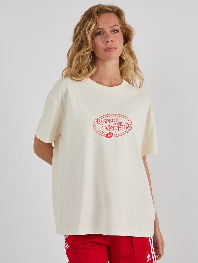 Respect Your Mother Kiss T-Shirt In White Tops & T-Shirts Skinnydip London