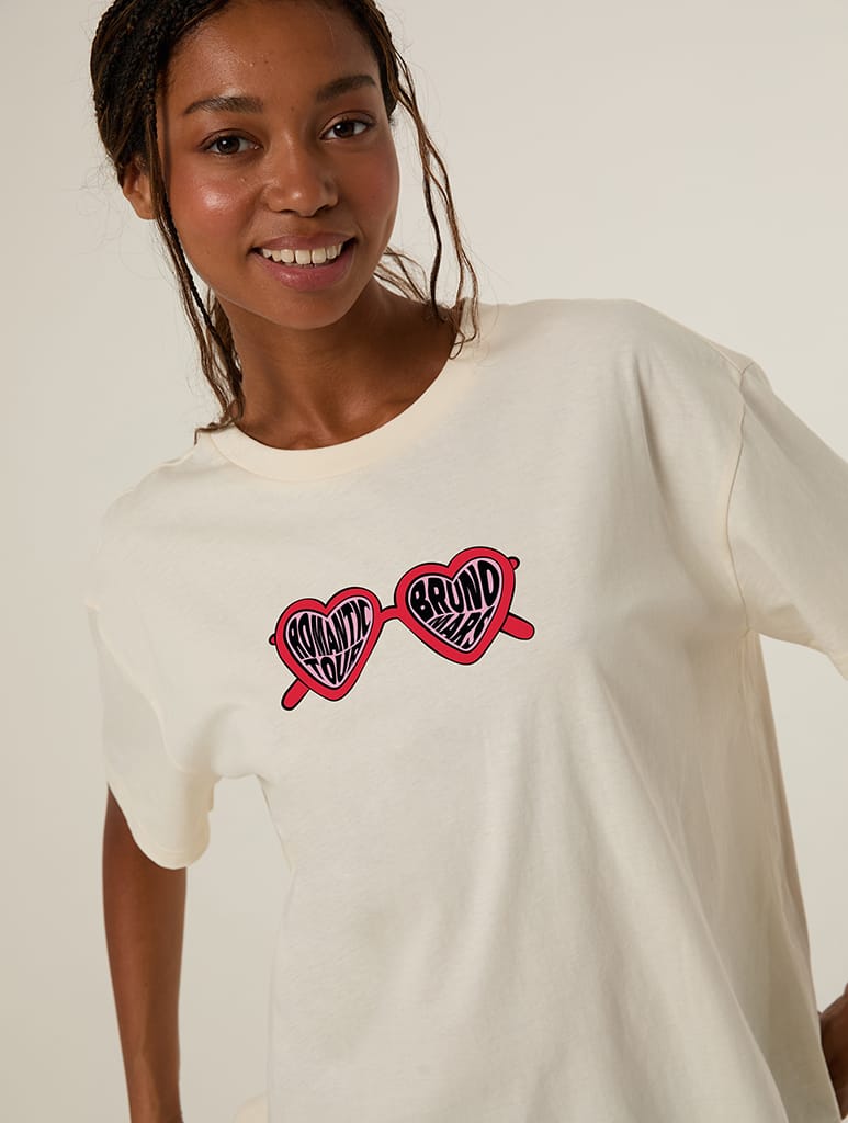 Romantic Tour Heart Glasses T-Shirt In White Tops & T-Shirts Skinnydip London